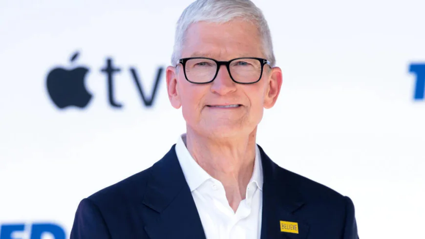 Apple Beats Estimates in Cook’s Final Quarter, but Shares Fall