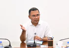 PM directs feasibility study on reintroducing universal stipends for girls