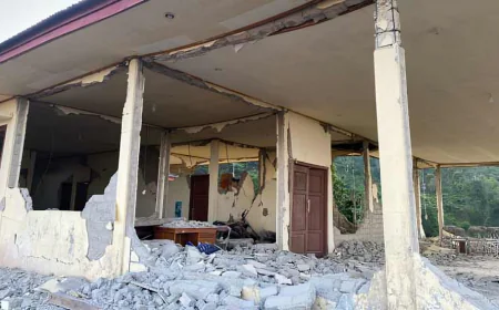 Powerful quake off Indonesia kills 20, triggers mass evacuations