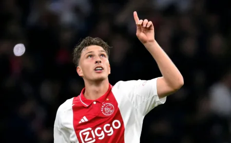 PSG Sign Belgian Winger Godts From Ajax