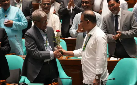 PM Congratulates New President with Red Roses