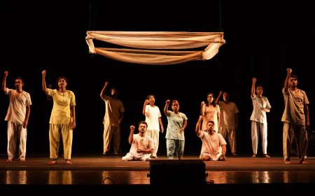 ‘Ekshathe Choli, Ekshathe Bachi’ Breaks Barriers, Promotes Inclusion in Theatre