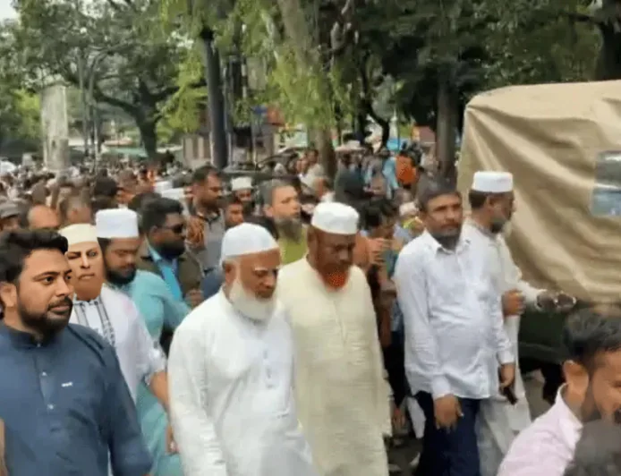 Police, 11-Party Alliance Activists Clash Outside Secretariat