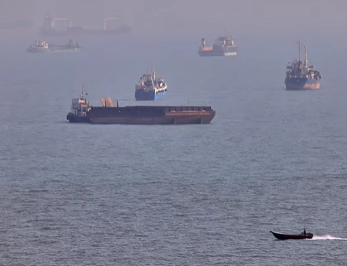 Iran Guards Refuse to Reopen Hormuz Until US Meets Tehran’s Demands