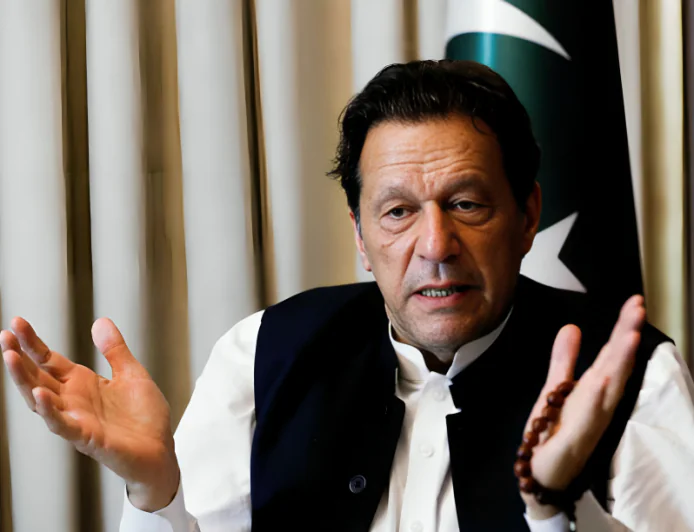 Pakistan Govt to Challenge Court Order to Move Ex-PM Khan to Hospital