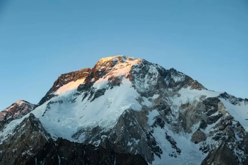 Search Resumes for Climbers Missing After Pakistan Avalanche