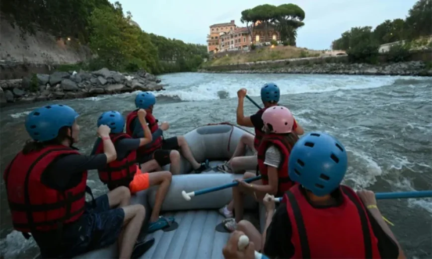 Rafts on Rome’s Tiber River Offer Relief to Overheated Tourists