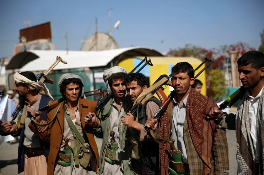 Iran Guards Warn Saudi Arabia Cannot Contain Yemen’s Houthis