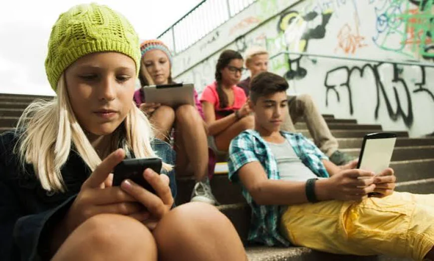 France readies high school phone ban for new school year