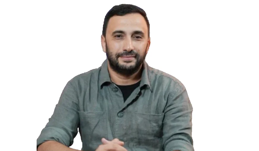 Tunisia detains journalist before radio interview