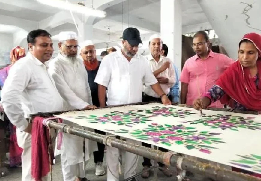 Environment state minister visits Rajshahi Silk Factory