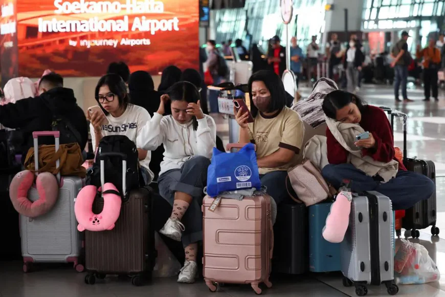Indonesia flights gradually resume after volcanic eruption