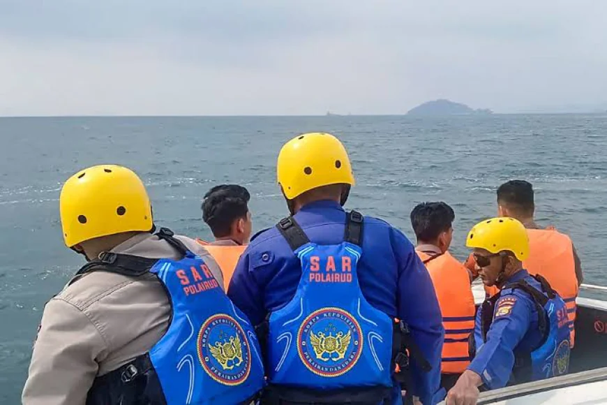 Rescuers search for missing Indonesian journalists near volcano