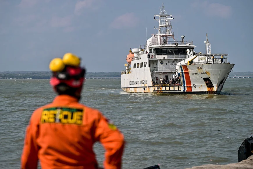 Indonesia ferry carrying 243 loses contact amid bad weather