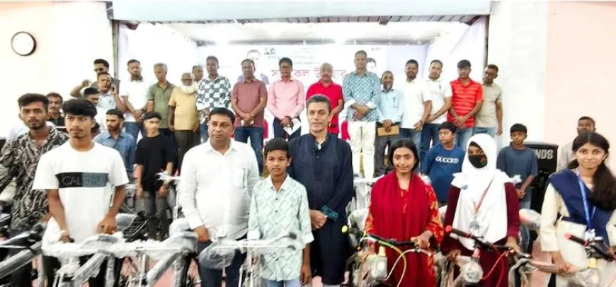 Whip Bakul distributes bicycles to meritorious students in Khulna