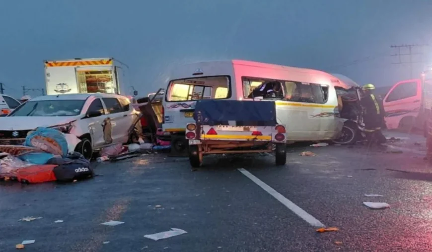 Multi-car crash claims 21 lives in South Africa
