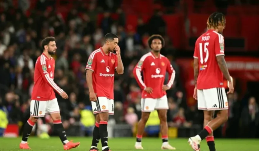 Carrick takes blame as troubled Man Utd suffer League Cup defeat