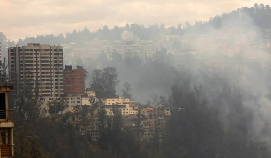 Firefighters battle wildfires in Ecuador capital