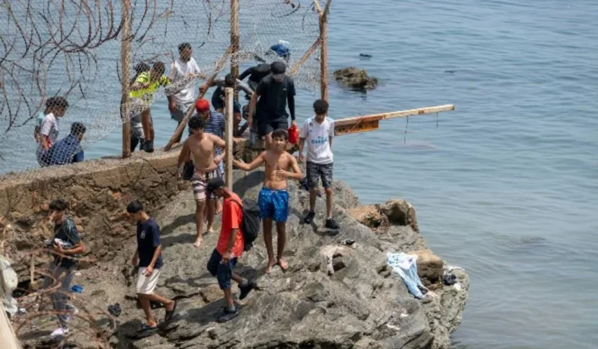 Police move Ceuta migrants off beaches in Spanish enclave