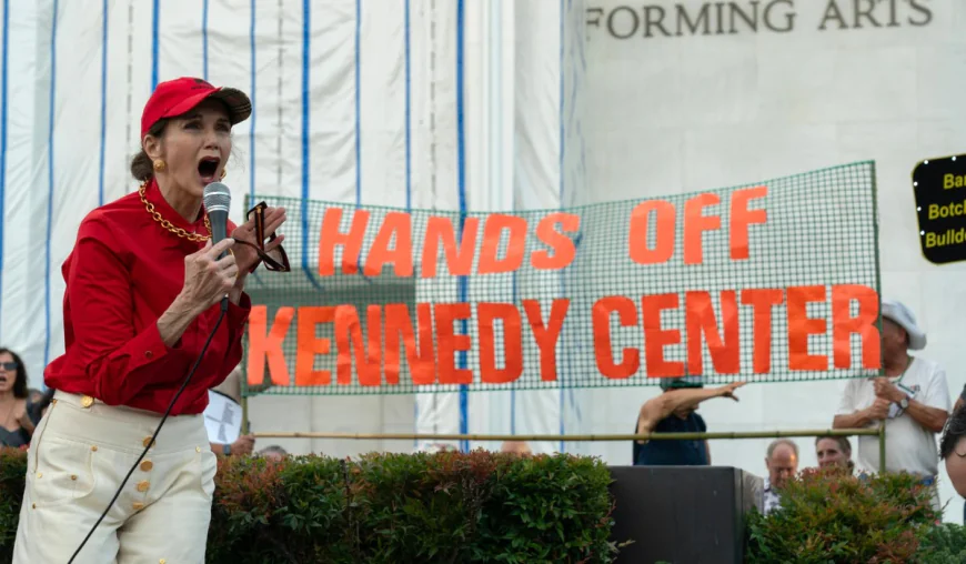 Protesters form human chain at Kennedy Center after Trump threat