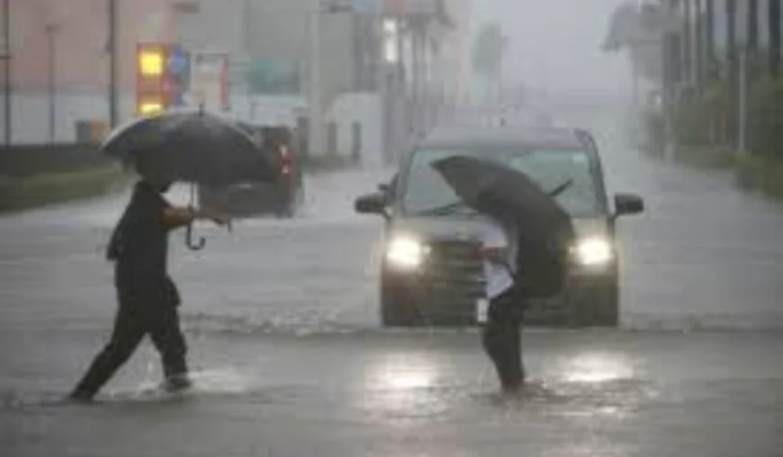 Flights canceled, evacuations urged as Typhoon Dujuan approaches Japan