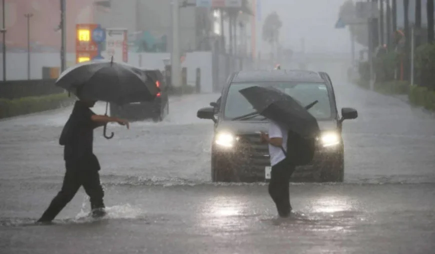 Typhoon Dujuan kills four in Japan, leaves 45,000 homes without power