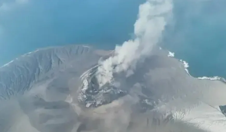 New islands emerge after Anak Krakatau eruption in Indonesia