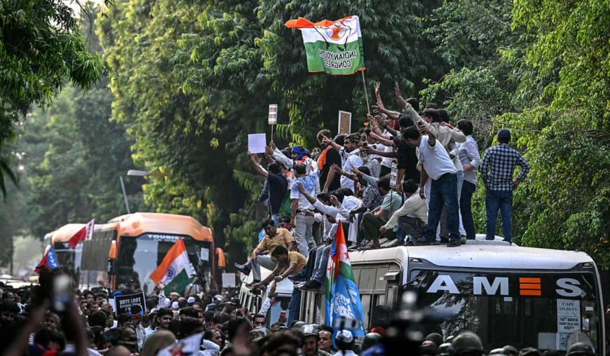 India deploys thousands of police ahead of election protests