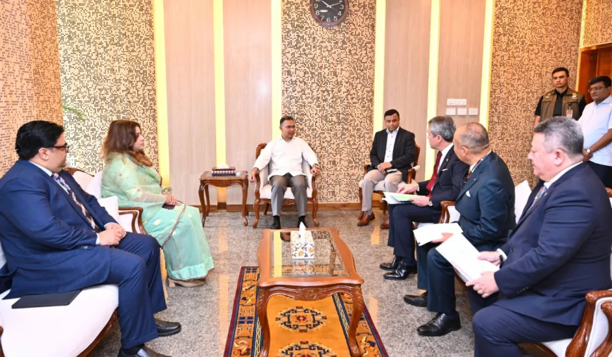 PM urges Marubeni to invest in IT fertilizer and energy sectors