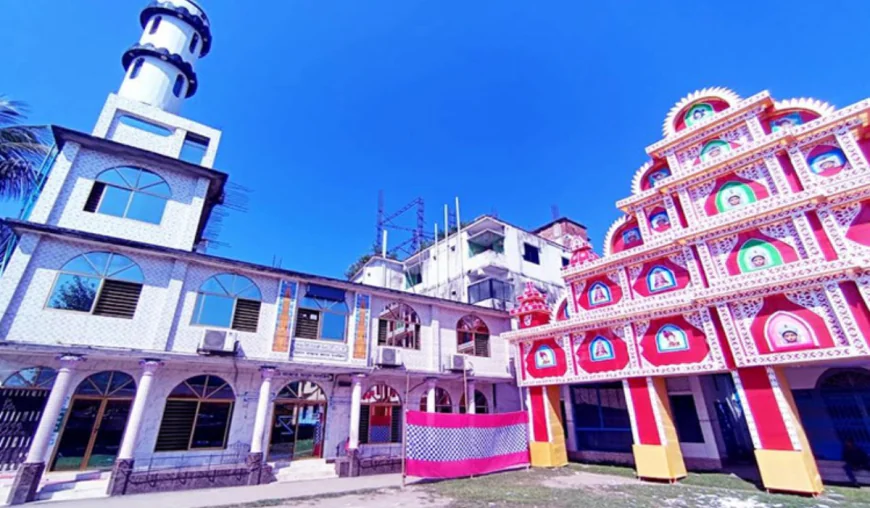 Mosque and temple in same compound symbolize communal harmony
