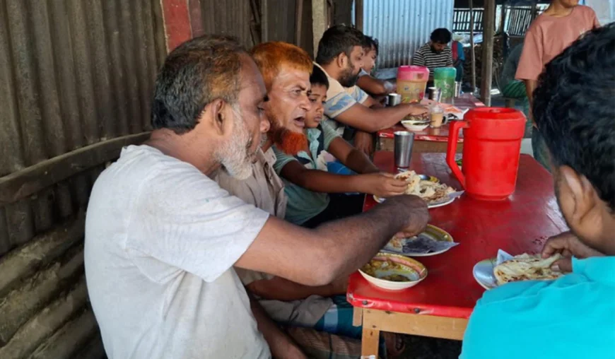 Expatriate Returnee Keeps Malaysian Roti Canai Tradition Alive in Narsingdi for 18 Years