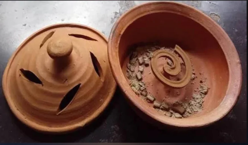 Dinajpur potters adopt modern clay coil holders to attract buyers